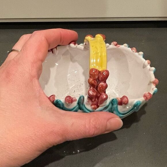 Italian Majolica Glazed piccolo Easter basket with berries and vines artist made - Picture 4 of 7